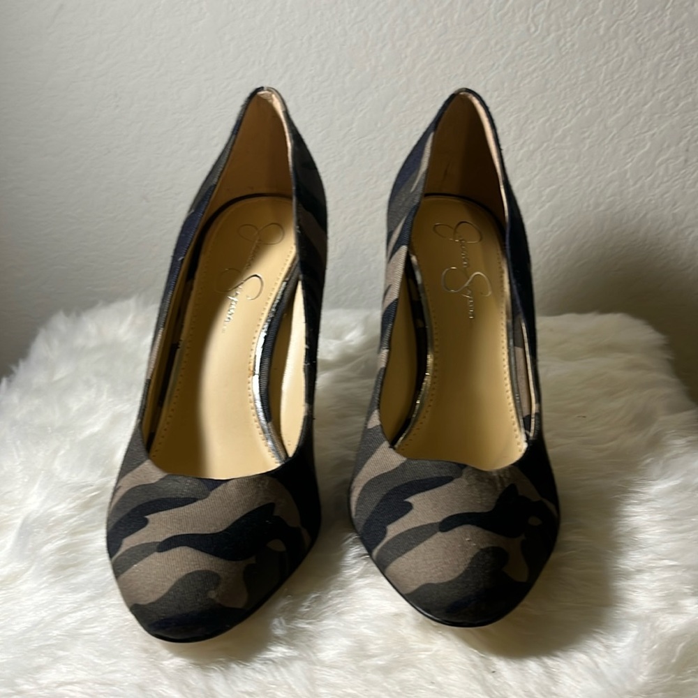Jessica Simpson Camouflage Print Pumps - 10M